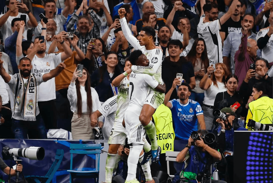 Bellingham celebrating with Vinícius Jr